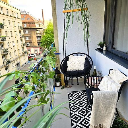 Design Apt In Old Town-Free Parking-Balcony Bratislava Dış mekan fotoğraf