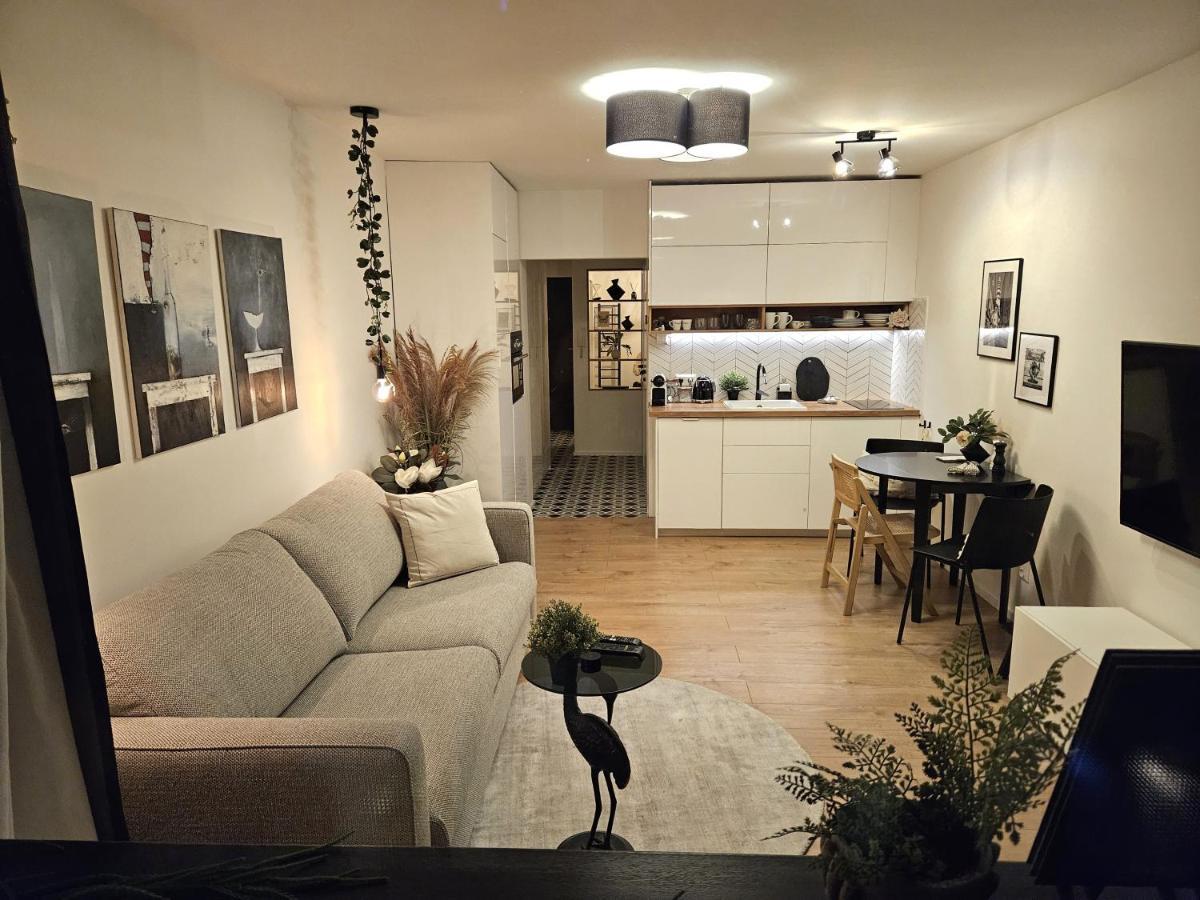 Design Apt In Old Town-Free Parking-Balcony Bratislava Dış mekan fotoğraf