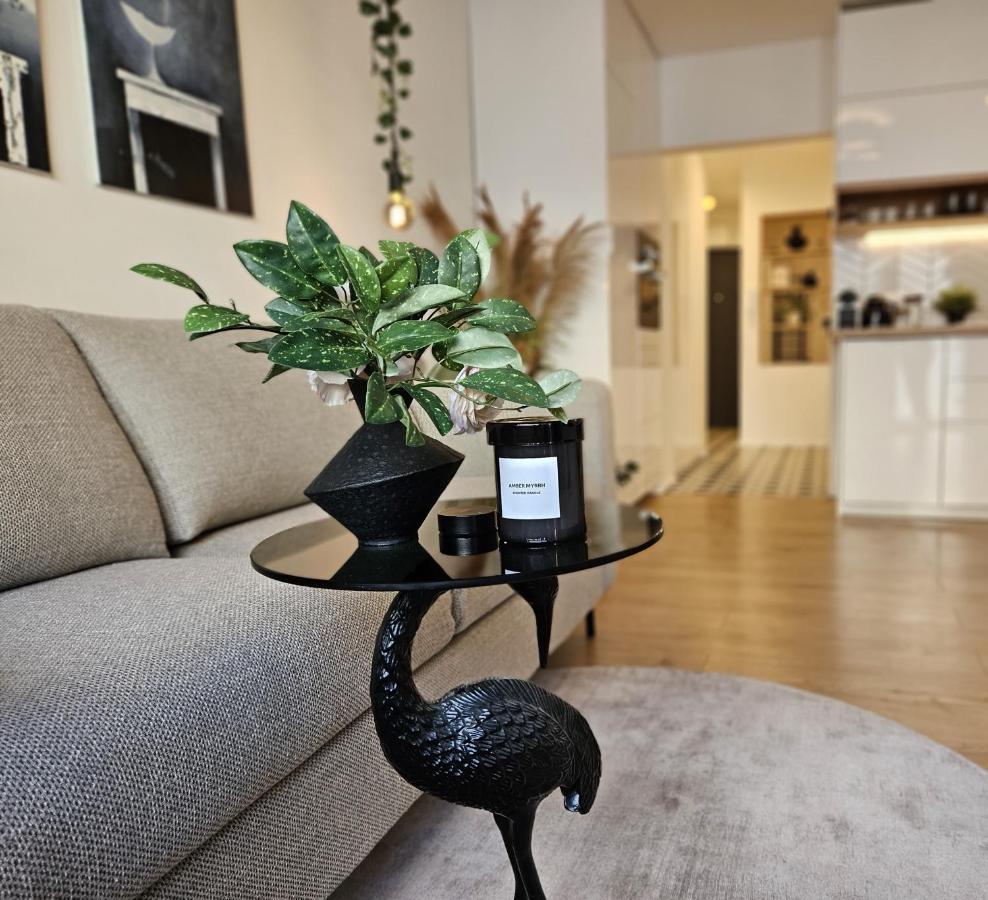 Design Apt In Old Town-Free Parking-Balcony Bratislava Dış mekan fotoğraf